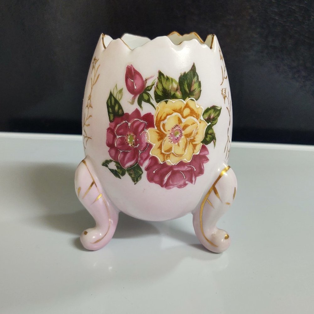 GOLD TRIM 3 FOOTED CRACKED CERAMIC EGG YELLOW AND PINK ROSES ARDCO DALLAS JAPAN